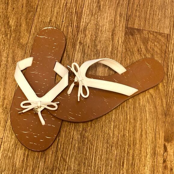 Kate Spade White Charles Vacchetta Leather Slip On Thong Sandals Size 8 - Picture 2 of 12